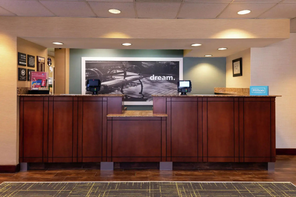 Hampton Inn Greensboro-Airport — фото 2