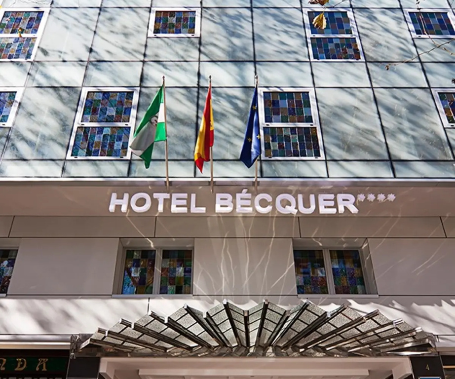 Becquer Hotel, Historic City Center
