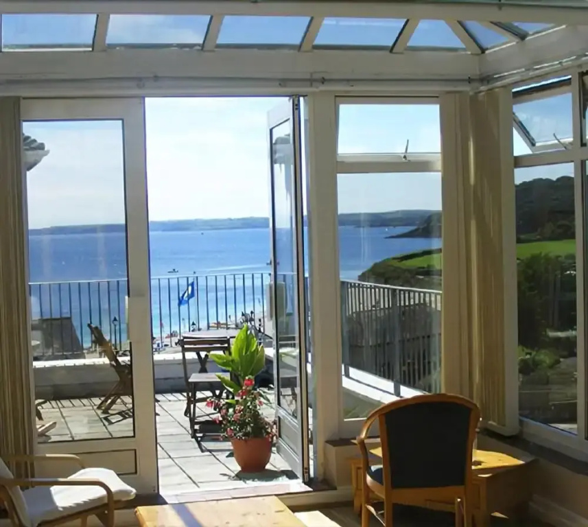 Falmouth Beach Hotel - Général