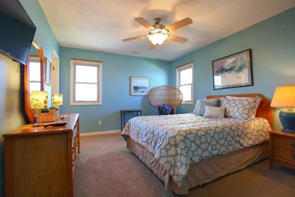 Windchimes 4 Bedroom Home by RedAwning