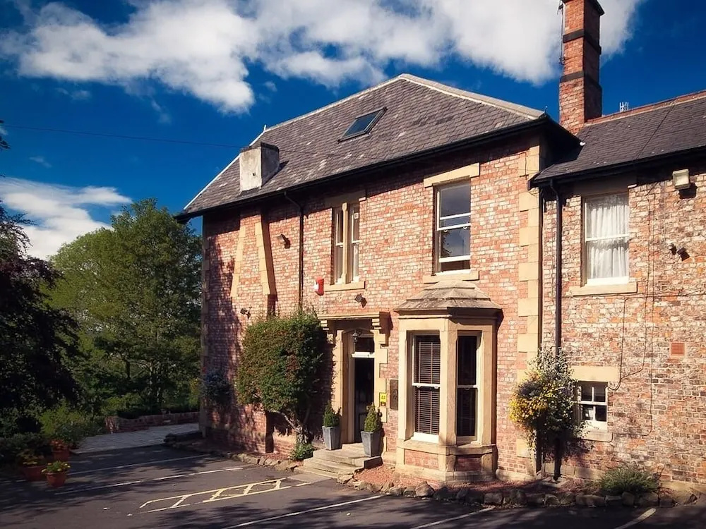 Eslington Villa