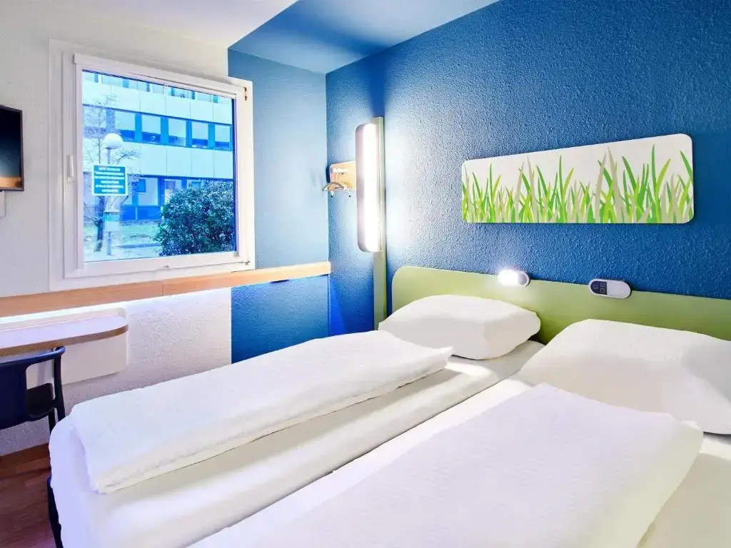 Двухместный номер Standard двуспальная кровать в B&B HOTEL Köln-Marsdorf