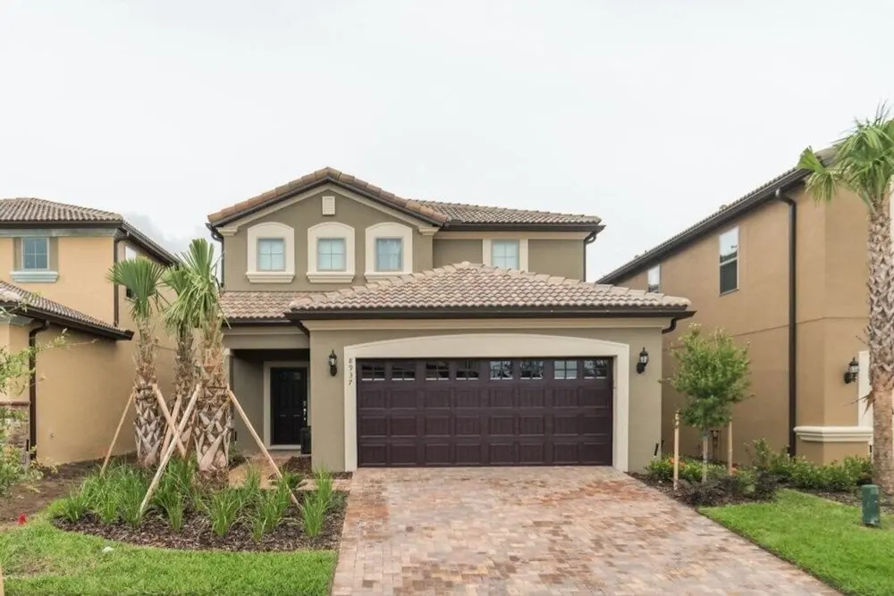 Elegant, Beautiful 5 Bed 5,5 Bath House w Pool 1879