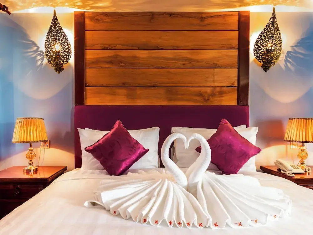 Deluxe Double Suite with pool view (full double bed)