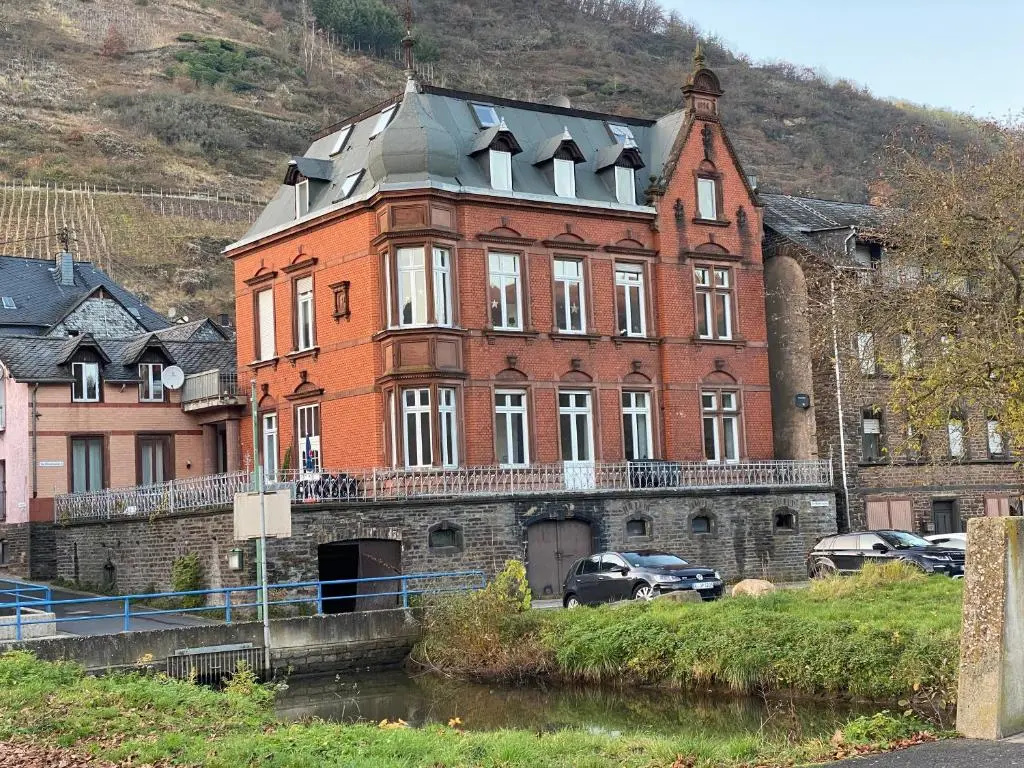 Direkter Moselblick 126m² großer Altbau und Terrasse