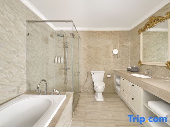 Nha Trang Marriott Resort & Spa, Hon Tre Island