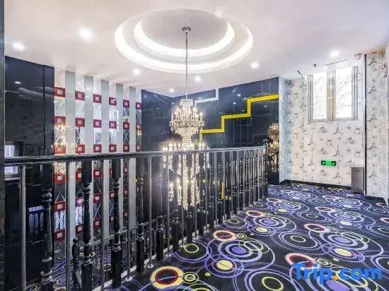 Dequan Hotel (Tiantan East Gate Subway Station)