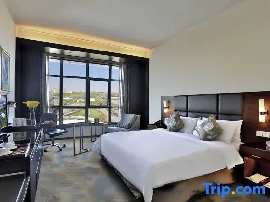 Business Double room (full double bed)