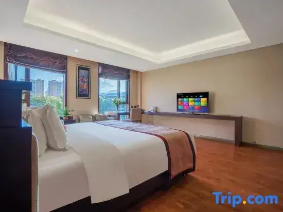Standard Double room with lake view (full double bed)