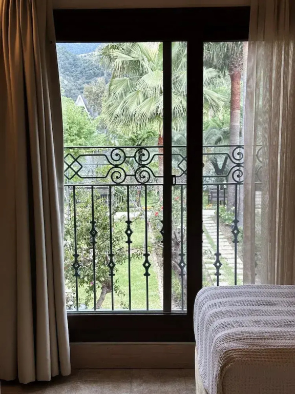 Balcony & Terrace