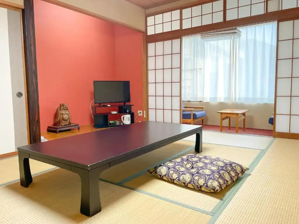 Deluxe Double room (full double bed)