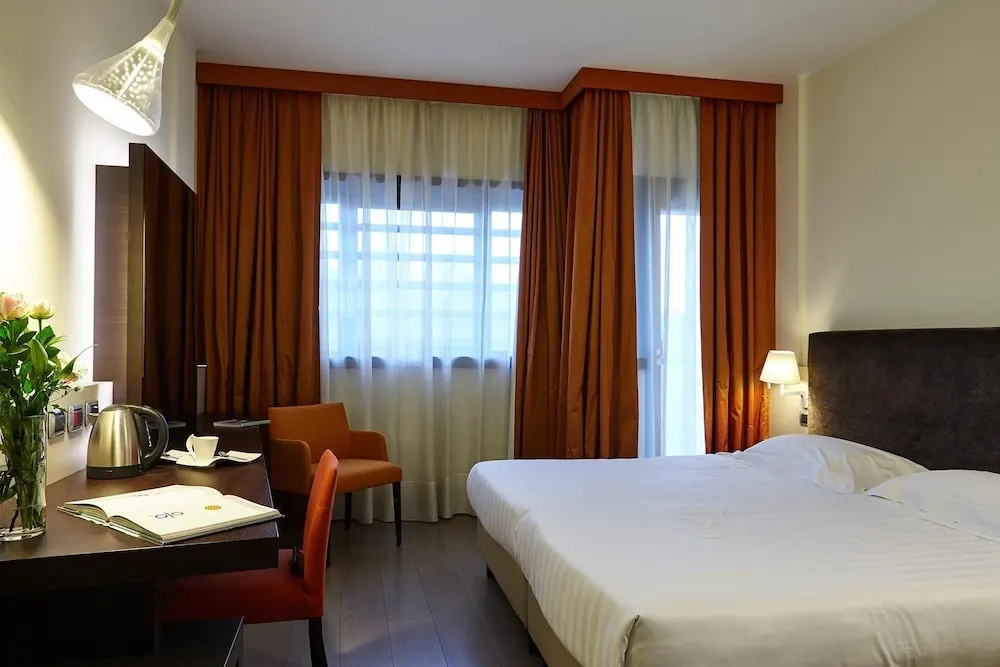 Premium Double room (full double bed)