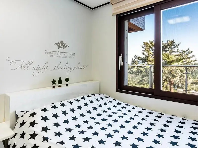 Deluxe Double room (full double bed)
