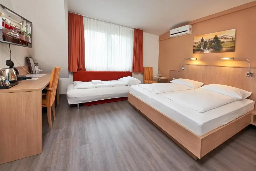 Hotel Touristik - Chambres