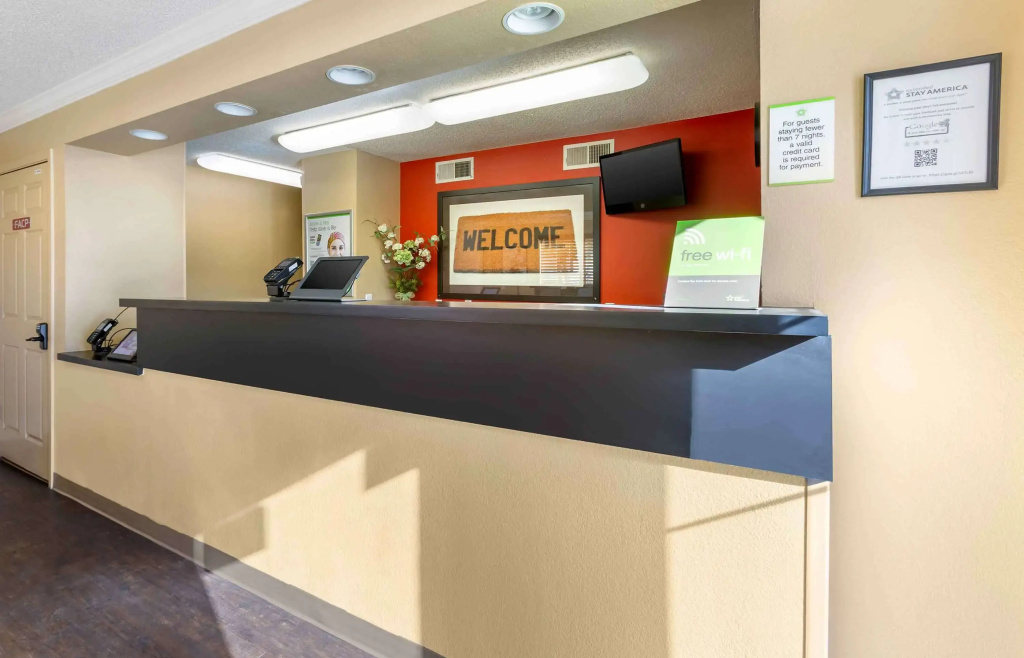 Lobby & Reception