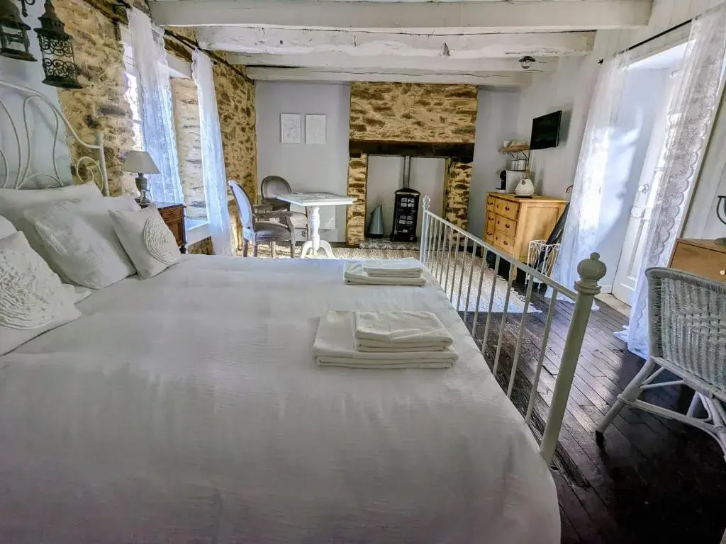 Afficher la photo 6 — Sous le Chateau
