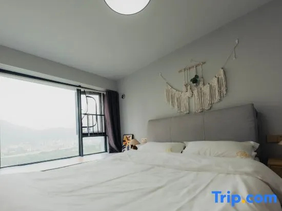 2 Bedrooms Apartment with view