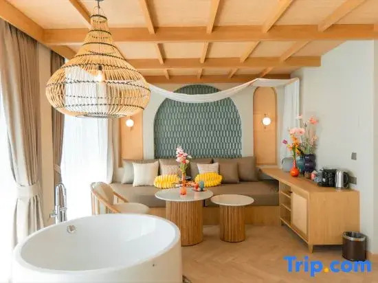 Люкс с видом на море в Maldives Beach Resort