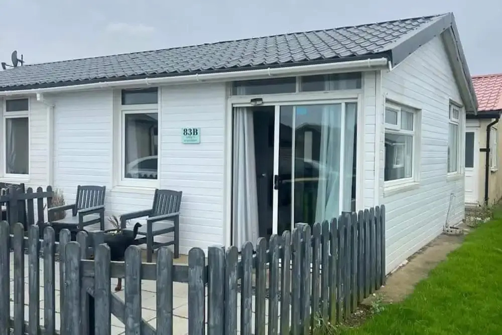 Stunning One Bed Modern & Contemporary Chalet