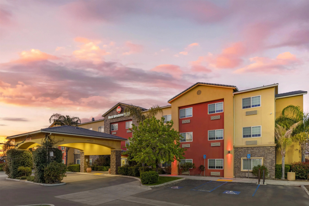 Best Western Plus Wasco Inn & Suites