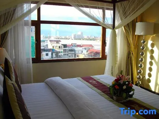 Deluxe Double room with balcony (full double bed)