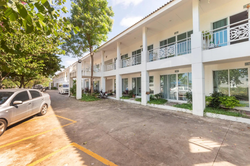 OYO 75335 Chomchol The Resort