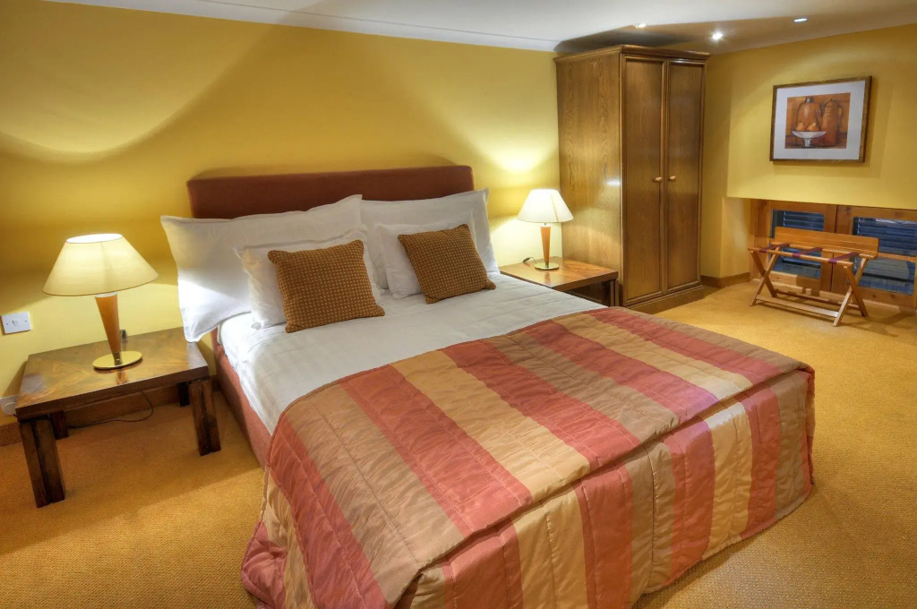 Deluxe Suite
