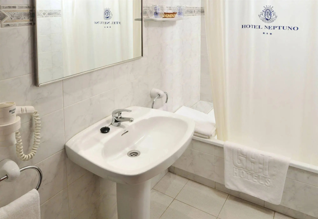 Hotel GHT Neptuno Tossa & Venus SPA - Général