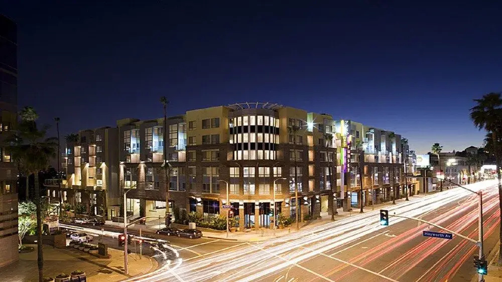 VIP LA Hollywood 5 BD Famous Suite