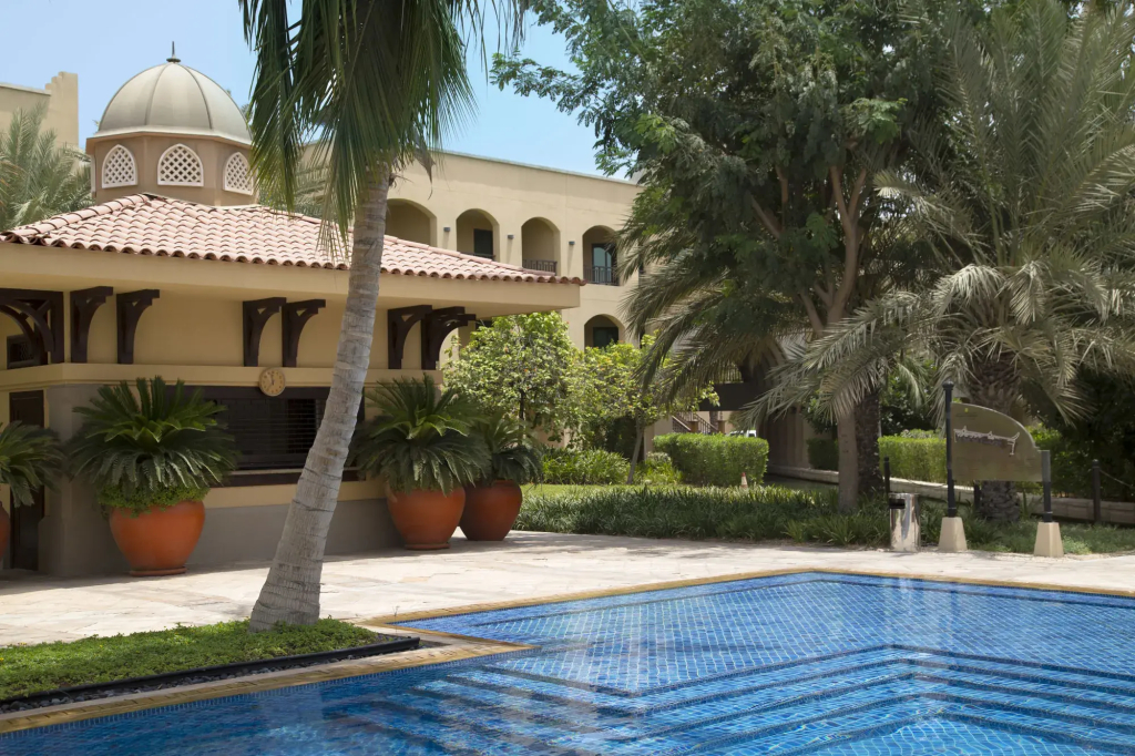 Shangri-La Hotel Apartments Qaryat Al Beri - фото 21