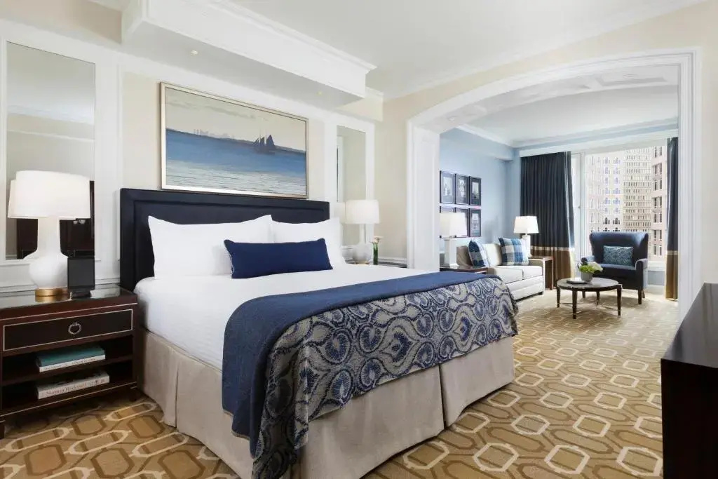 Deluxe Double room with city view (full double bed)