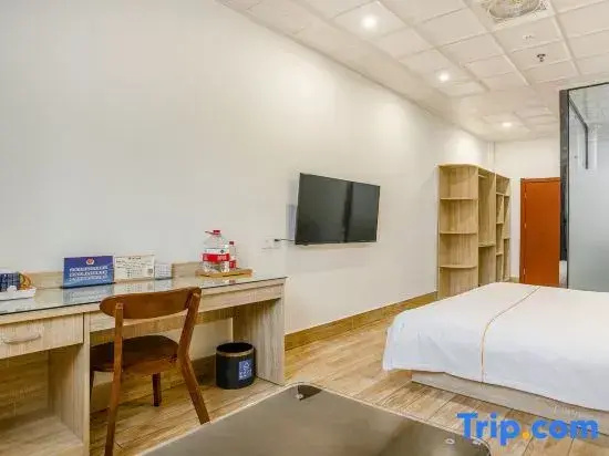 Business Double room (full double bed)