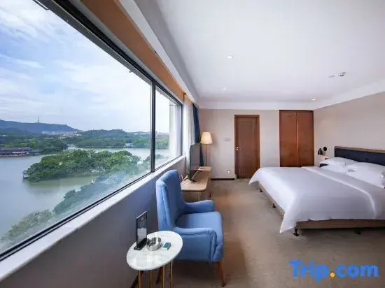 Business Double room with view (full double bed)