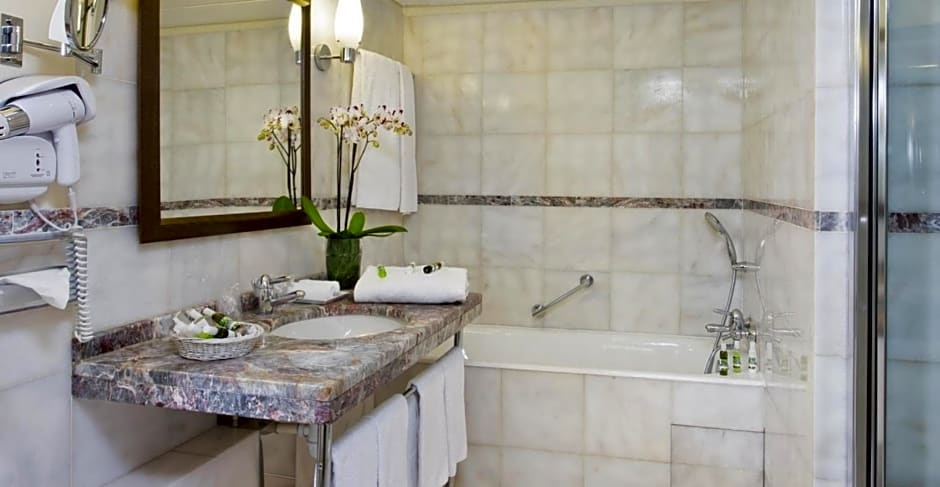 Le Pera Hotel 90