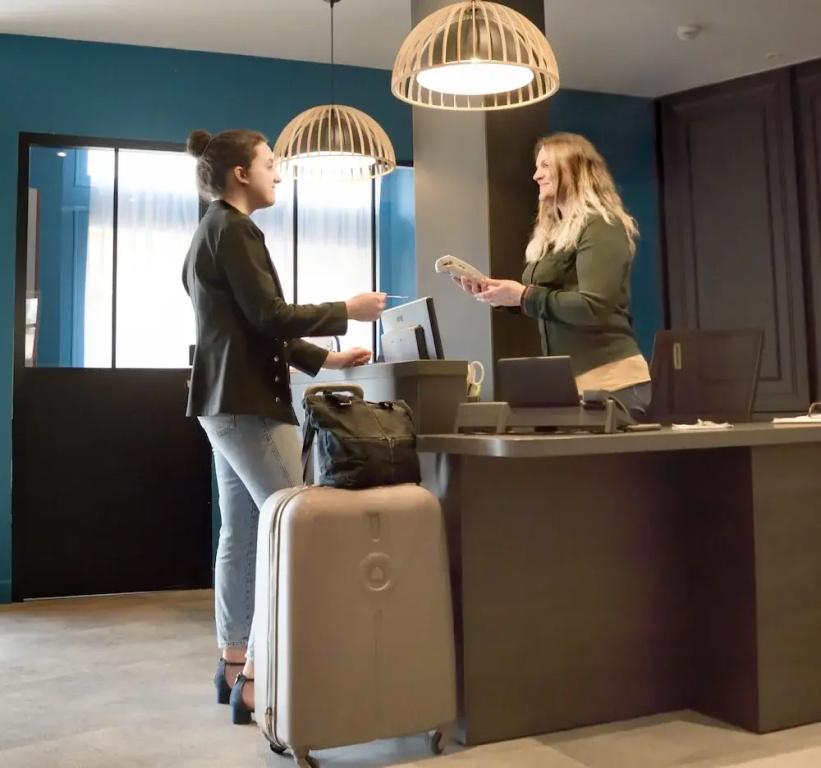 Lobby & Reception