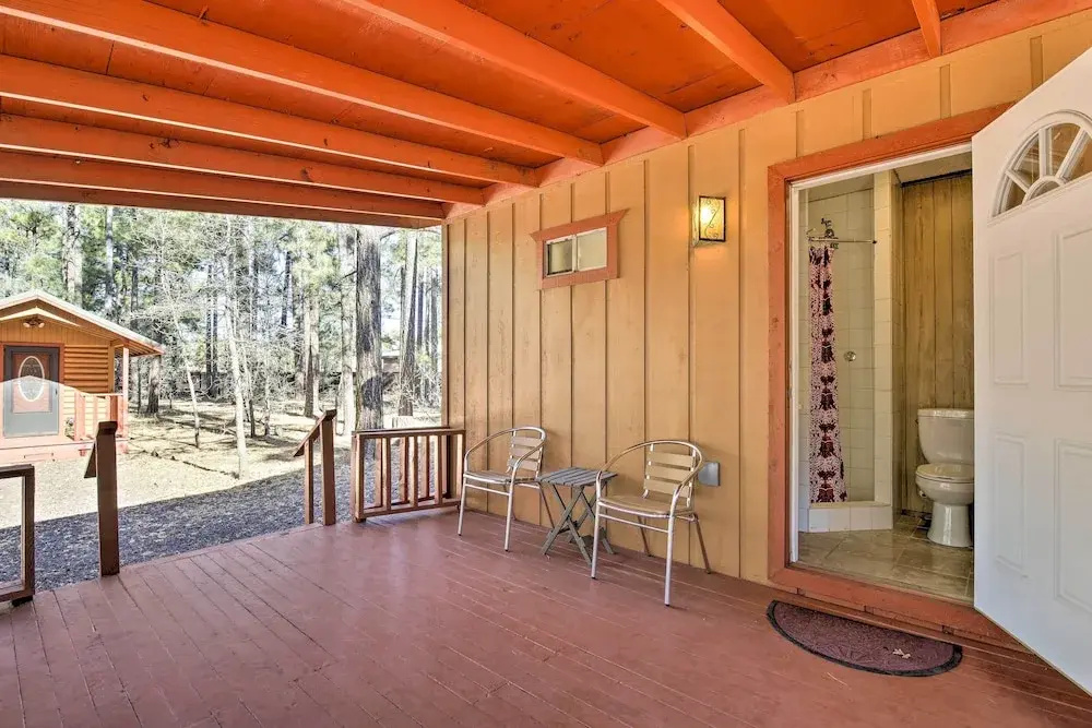 Hot Tub Hideaway in Pinetop: Bring Your Pet!