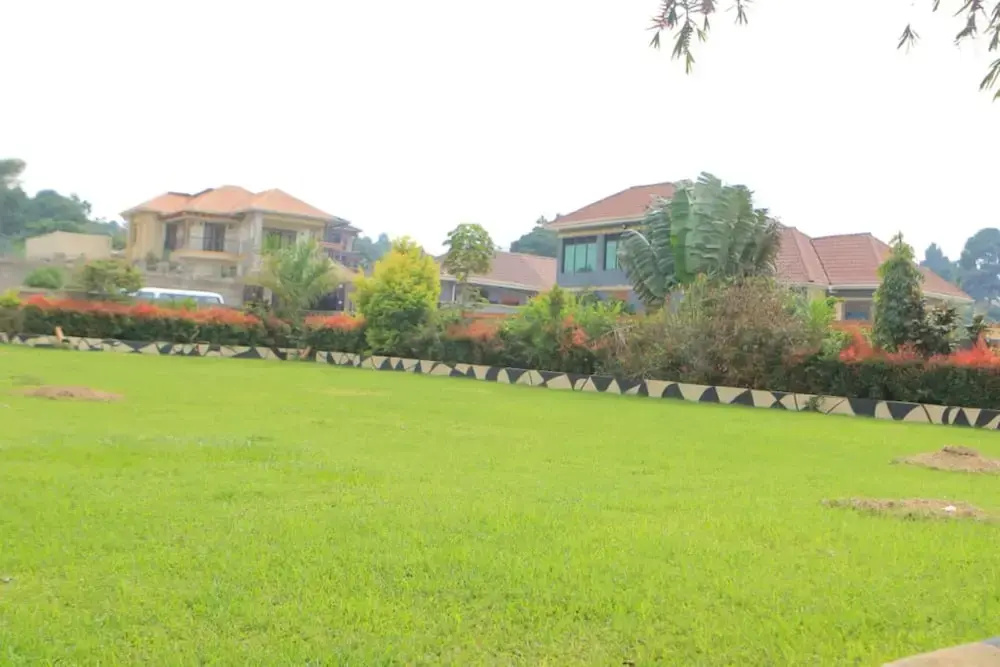 Alice Gardens and Campsite