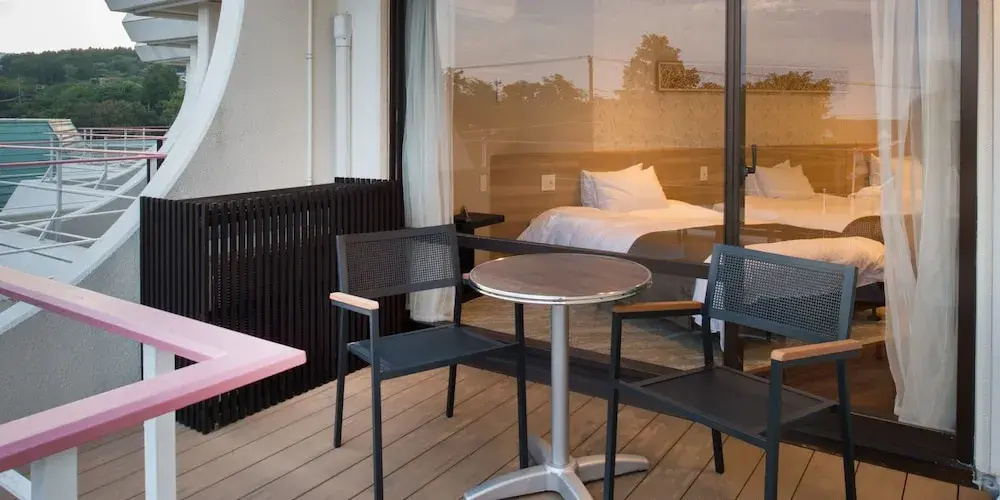 Balcony & Terrace