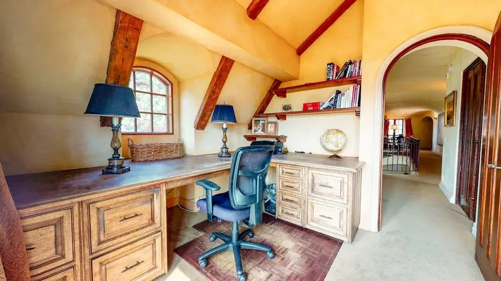 Коттедж с 4 комнатами в Juniper Ridge 16 5000 sq ft, Grand Chateau at Eagle, Expansive Mountain Views by RedAwning