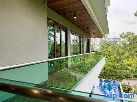 Balcony & Terrace