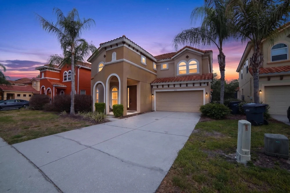 6br Davenport Oasis For 12: Pool, Spa & Games 6 Bedroom Home