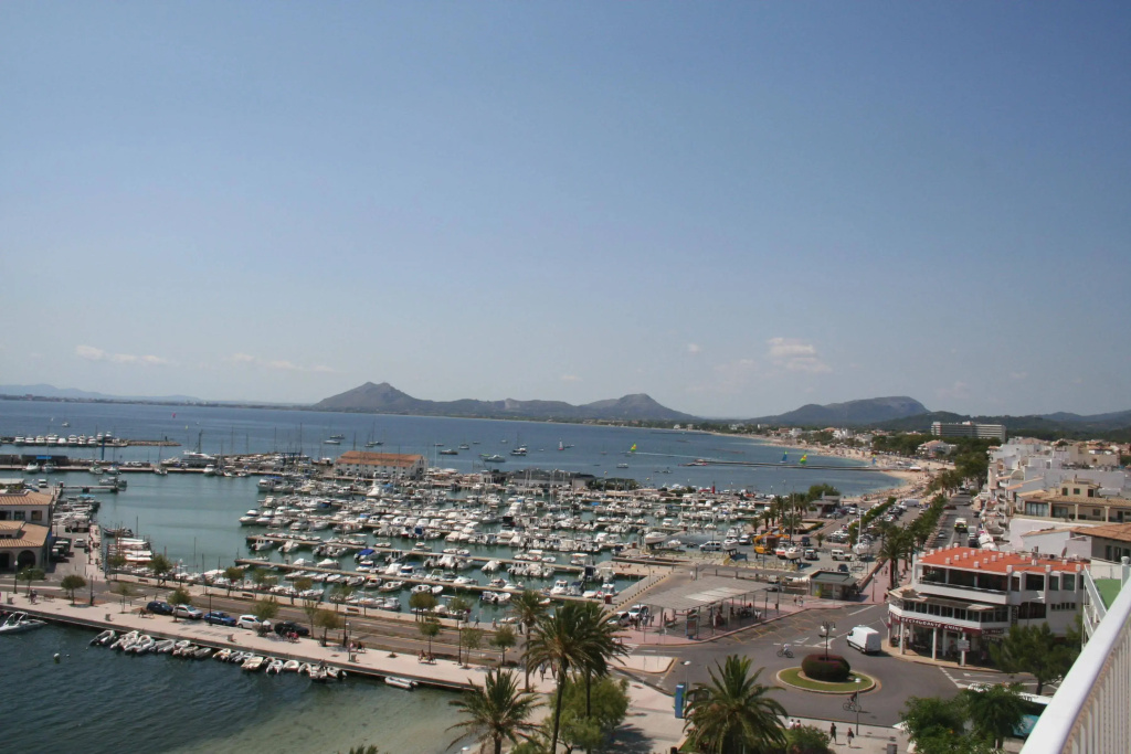 Beach & Waterfront
