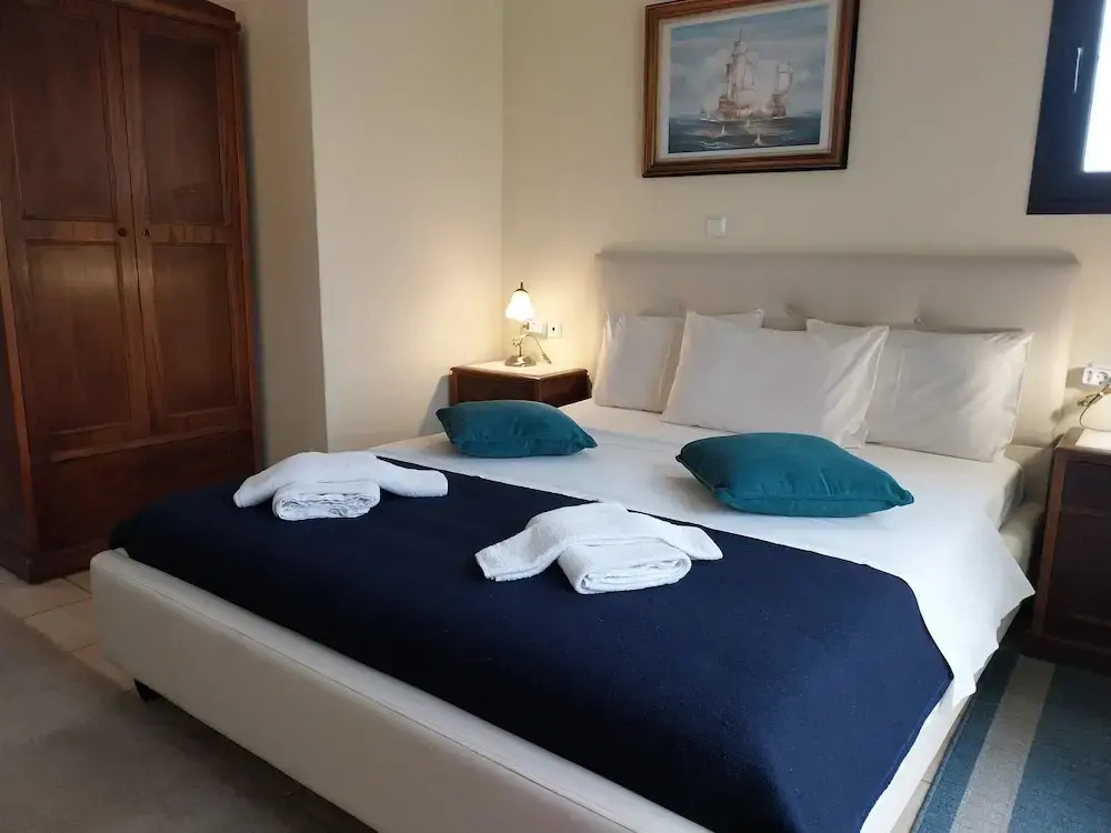 Standard Double room with balcony (full double bed)