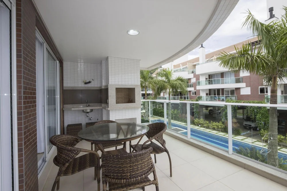 Fabulosa Cobertura com Jacuzzi - Condomínio com Piscina - Boulevard Bombinhas