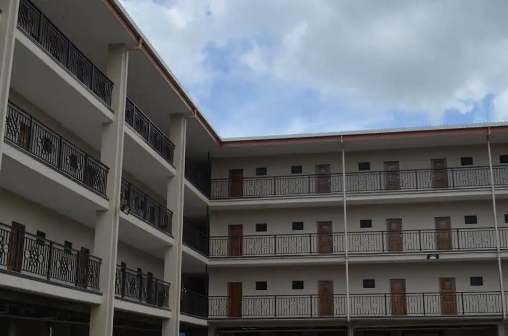 Paddy's Hotel & Apartments