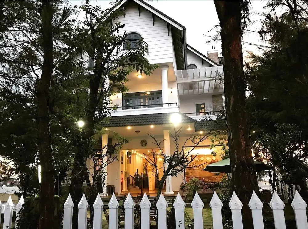 Lotus villa