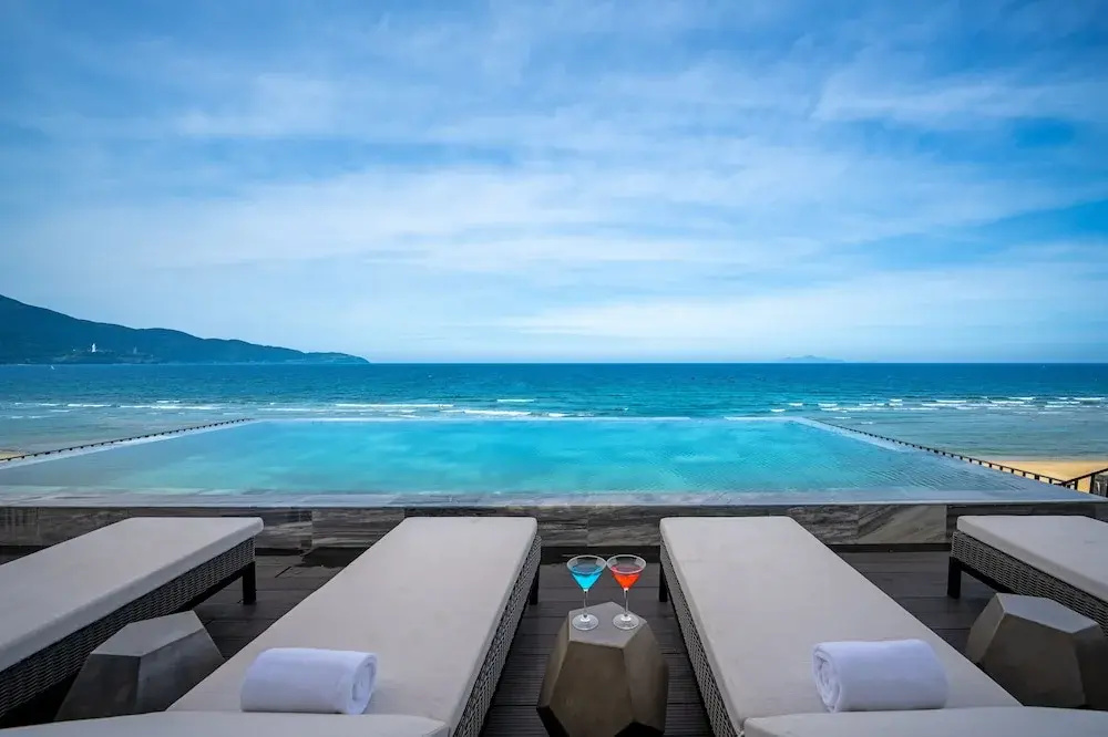 Beach & Waterfront