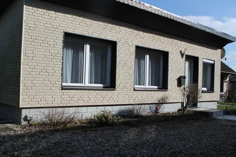 Spacious Bunglow near Sea in Grundshagen