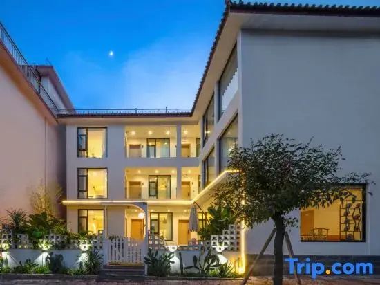 There is a designer homestay (the Old Town of Lijiang Store）