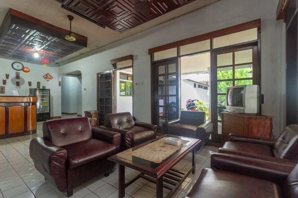Lobby & Reception